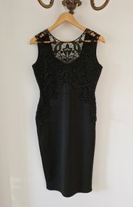 Black bodycon dress