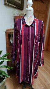 Ladies Multicoloured New look CURVES shirt like dress, wear with belt or without. like new