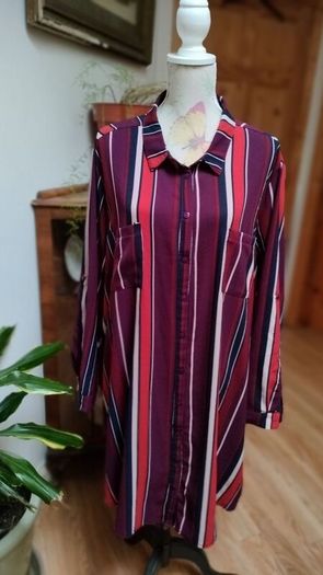 Ladies Multicoloured New look CURVES shirt like dress, wear with belt or without. like new