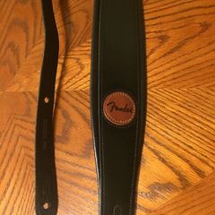 Fender Fender Deluxe Wide Leather padded Guitar Strap Black / Brown