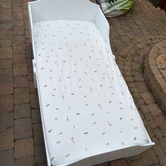 Smyth's Toddler bed with Smyths mattress