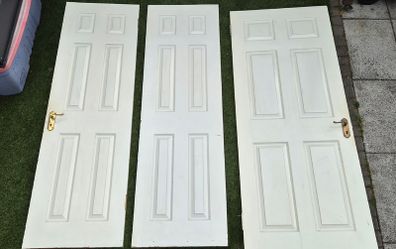 4 Interior doors free to take away