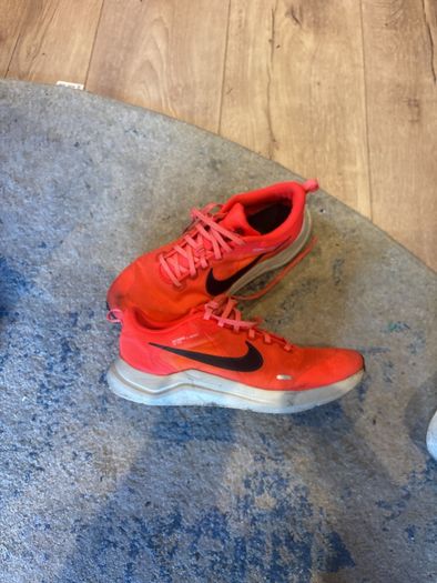 nike downshift 12. Size 9.5