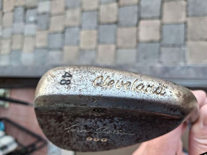 Golf Cleveland 48 degree wedge grip perfect shaft perfect  ans a lot of life left in club head not used for some time