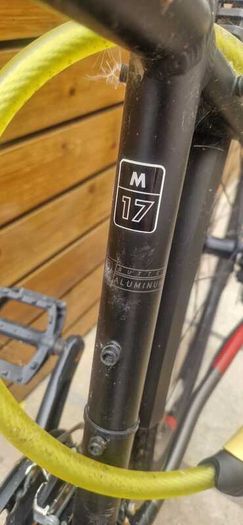 Fuji Absolute 1.9 Hybrid Bike - Medium 17