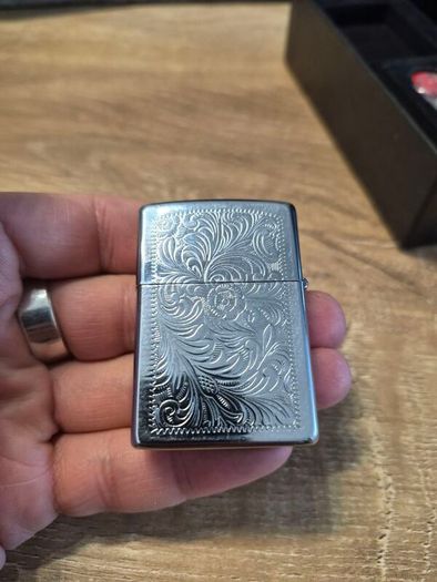 zippo lighter gift set from 1994 - like new