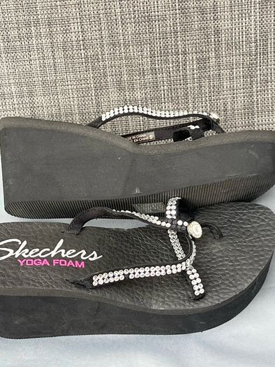 Ladies sandal's size 5