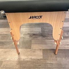 Massage /therapy table
