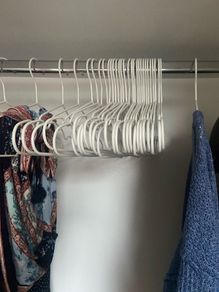 hangers/closet storage