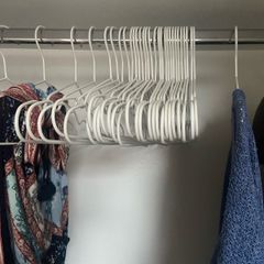 hangers/closet storage