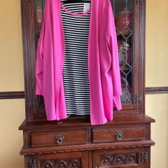 NEW  FURTHER REDUCED from SAMOON a pink casual cardigan with side slits and a matching black and white top with pink trim . Length of both items is 33 inches