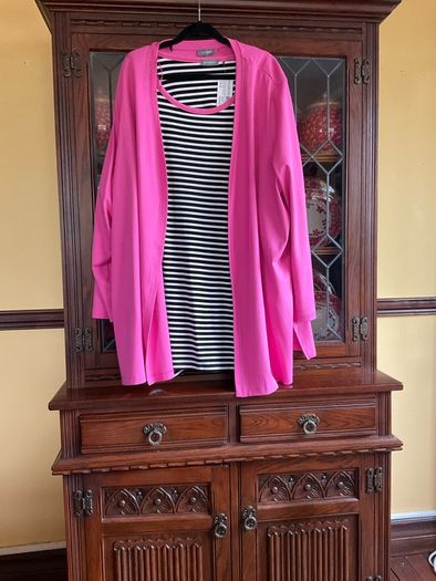 NEW  FURTHER REDUCED from SAMOON a pink casual cardigan with side slits and a matching black and white top with pink trim . Length of both items is 33 inches