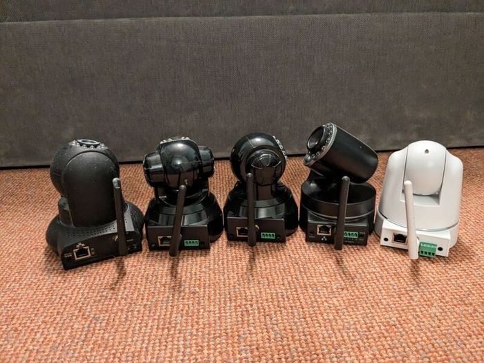 Bundle Of 5 Ip Cameras Wifiethernet Indoor Babypetarea Monitoring Cams ...