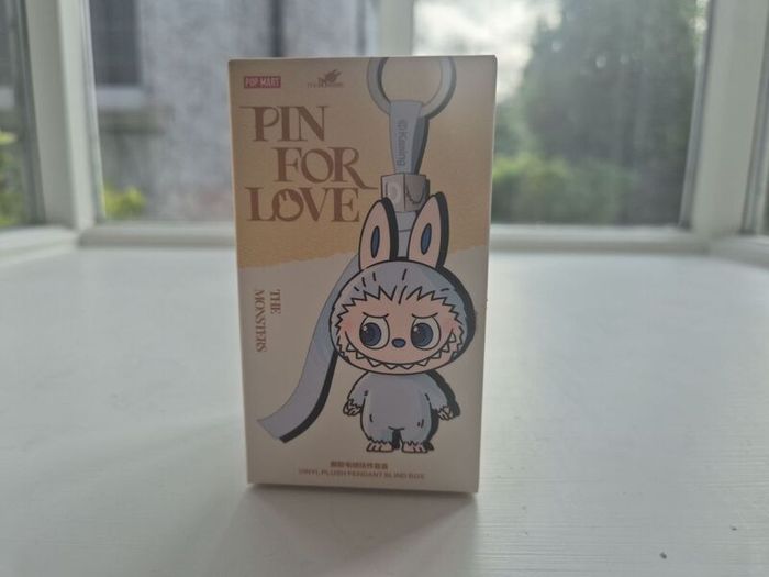 popmart labubu pin for love A-M