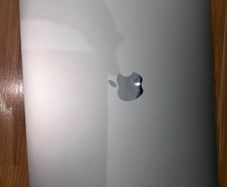 MacBook Pro 2022 13.3-inch (M2) 8GB RAM/256GB