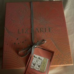 Liz Earle body set