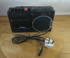 Vintage Philips D7182 Radio Cassette Recorder 3-Band FM/MW/LW Retro 1980s