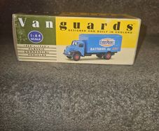 Vanguards Leyland comet box van 1.64 Scale Blue
