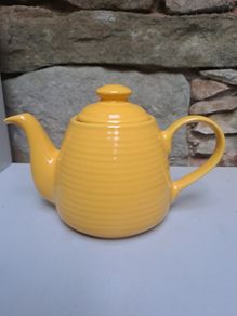 Vintage Rayware Yellow Ceramic Teapot