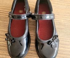 clarks girls black shoes uk 1.5 f