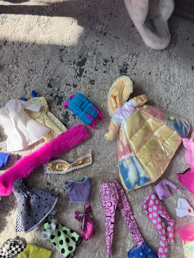 Barbie clothes, shoes, bags, jewellery and accessories