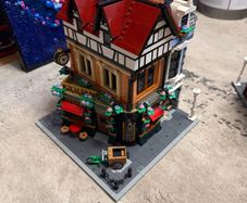 lego Tudor corner modular 10350