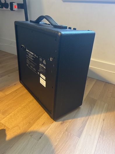 Fender mustang V2 beginners practice amp
