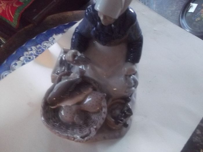 aroyal copenhagan fish lady figurine