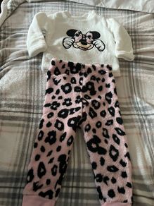 Girls pjs never worn 9/12 mths