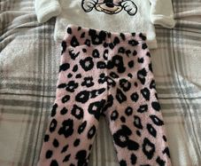 Girls pjs never worn 9/12 mths
