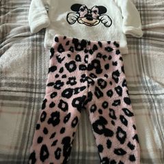 Girls pjs never worn 9/12 mths