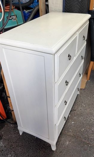 Wooden white 5-drawer chest