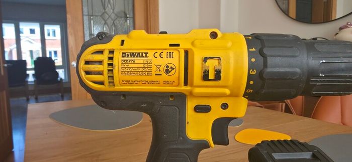 DeWalt 18V Cordless Drill DCD776 plus 2 Batteries and Charger Light Home Use Only