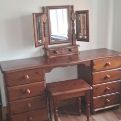 Dressing table set