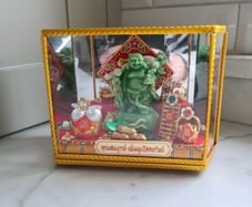 Laughing Buddha (Budai) Feng Shui figurine in Display Case