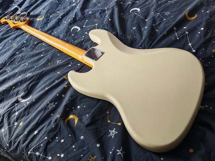Fender Japan '62 Reissue Jazz Bass (Delivery available)