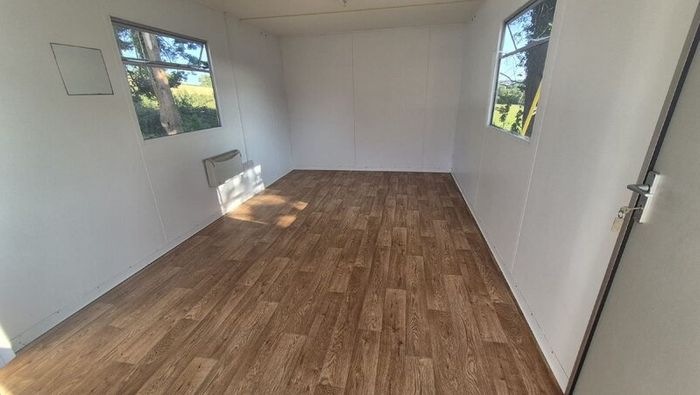 5m  3m Jackleg Porta Cabin  Excellent Condition