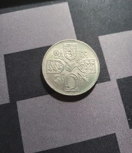 GB Queen's Coronation 1953 Five Shilling Crown Coin In Perspex Capsule