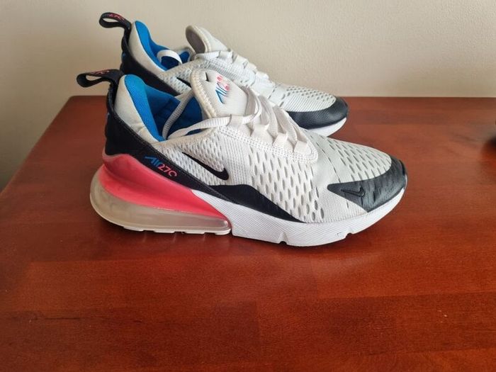 Nike 270s runners