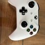 Xbox one x 1 TB Image 8