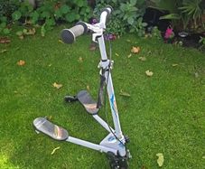 kids  swing scooter with led light wheels