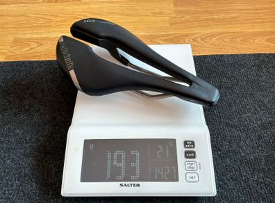 Selle italia SP-O1 L 143mm Titanium rails