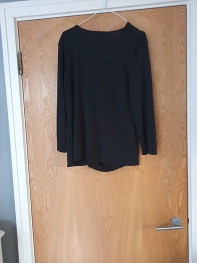 Saloon Black Top.  S.- XL - 18.   B.N.W.T