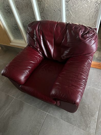 suite red leather sofa