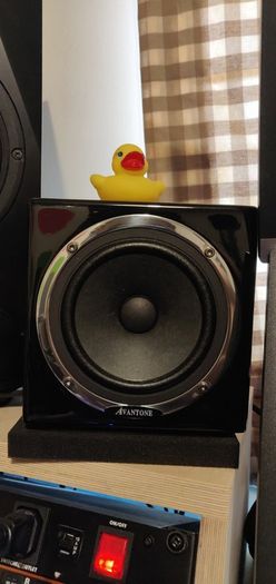 Avantone Mix Cube