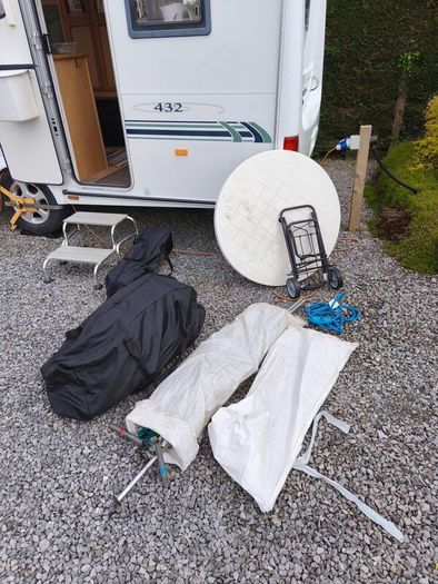 2002 Compass Omega 2 Berth & all accessories