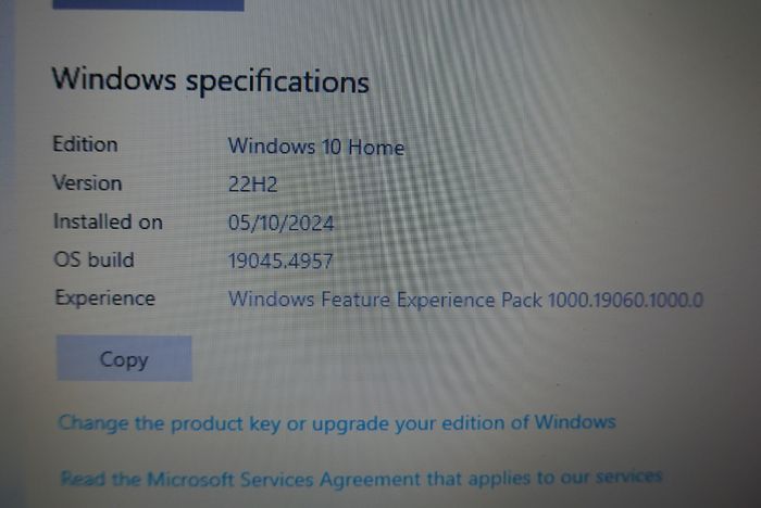 Hp Pavilion laptop i5-6200 - 8GB RAM GB 256 NVME SSD. Windows 10