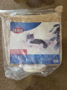Wall bed for a cat