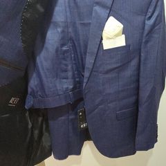 Unused Men's 2-piece suit: navy blue blazer and pants