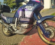 Honda xrv750 africa twin / Kawasaki Z650b / Honda 250 Ko